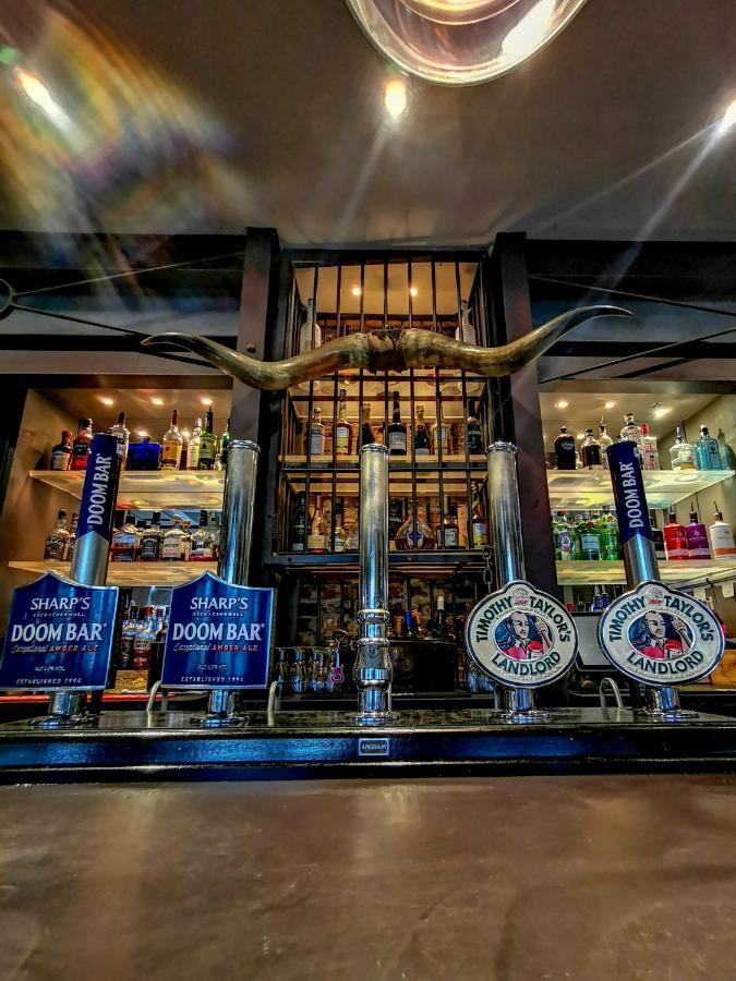 Ox Hotel, Bar, & Grill พูล ภายนอก รูปภาพ