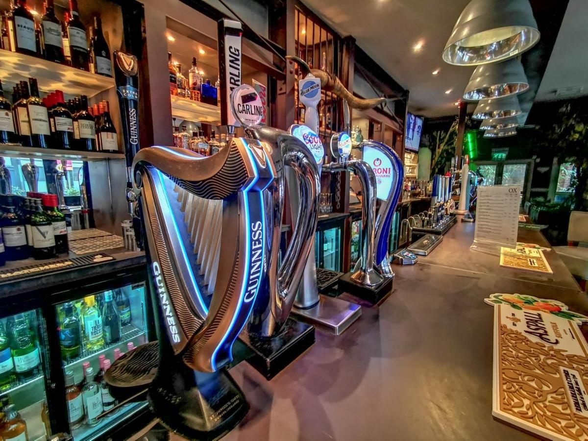 Ox Hotel, Bar, & Grill พูล ภายนอก รูปภาพ