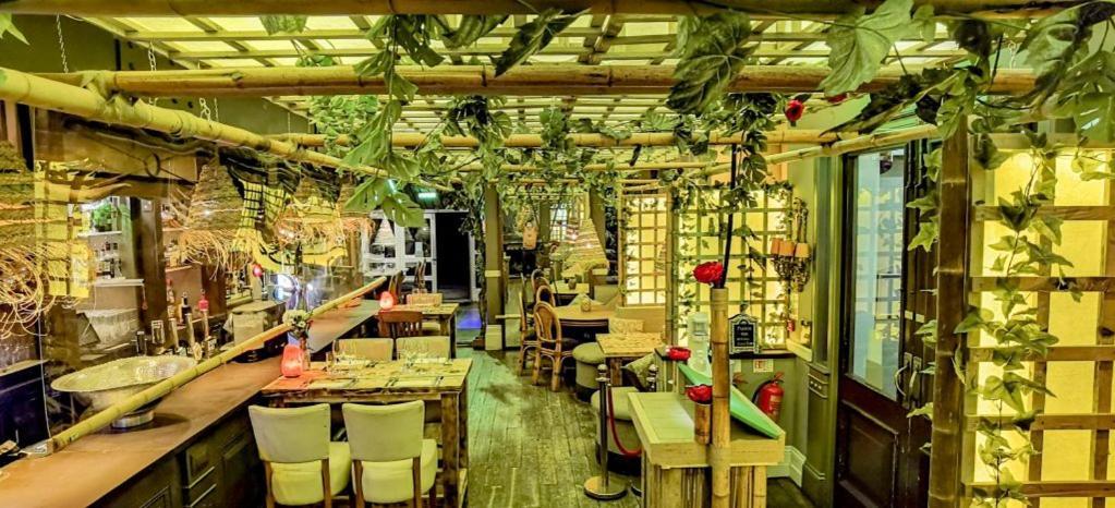 Ox Hotel, Bar, & Grill พูล ภายนอก รูปภาพ