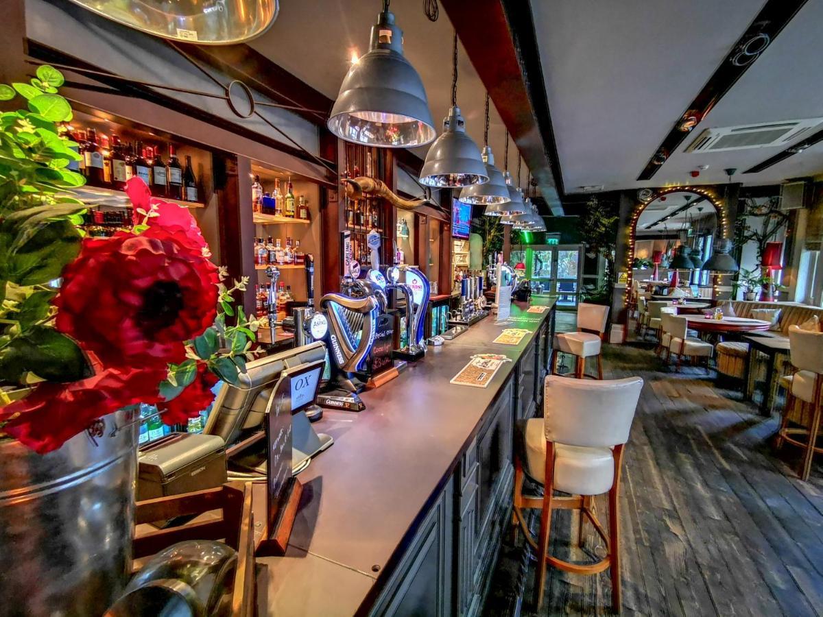Ox Hotel, Bar, & Grill พูล ภายนอก รูปภาพ